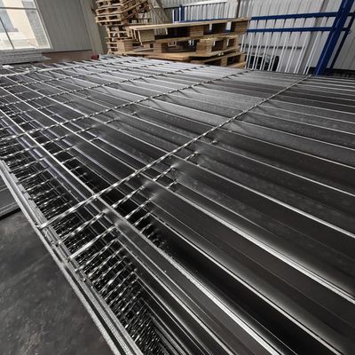 ผิวเรียบ อุตสาหกรรม welded สแตนเลส Grating กับ 30mm ธ อร์การวาง
