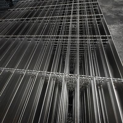 30 มิลลิเมตร Hot Dip Galvanized เหล็ก Grating สําหรับพื้นอุตสาหกรรม