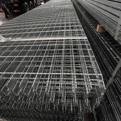 30x30mm PPGI เครื่องแรงดัน welded ดิน decking สแตนเลส Grating
