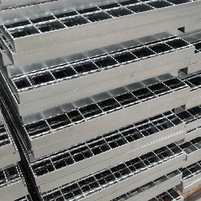 งานหนักเหล็กพื้น decking Grating ด้วยแรงดันเครื่อง welded 30mm แบนบาร์ที่บรรทุก pitch