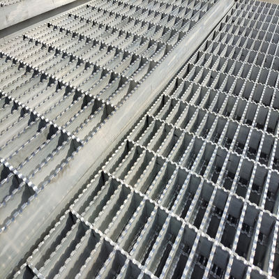 ป้องกันการกัดกร่อน 6 มิลลิเมตร Cross Bar อลูมิเนียมเปิด Bar Grating ใน 3ft X 20ft
