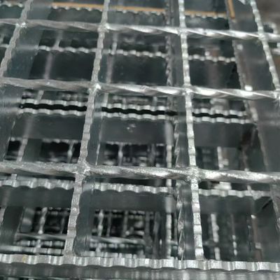 เครื่องแรงดัน welded อุตสาหกรรมสแตนเลสพื้น Grating กับผิวที่เนียนสดใส