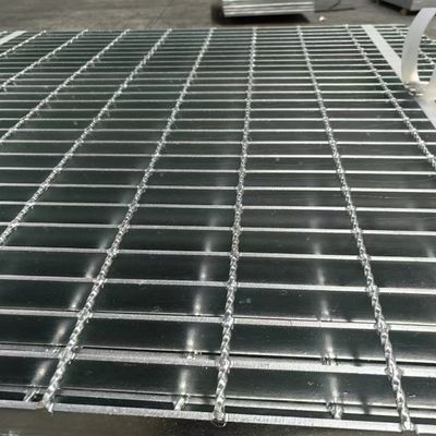 เครื่องแรงดัน welded อุตสาหกรรมสแตนเลสพื้น Grating กับผิวที่เนียนสดใส