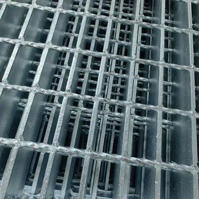 เครือเหล็กอุตสาหกรรมที่ทันสมัยที่มีความสว่างและเรียบเรียบ Hot Galvanized จบ