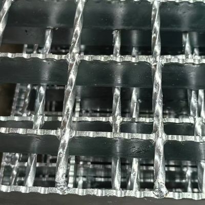 30 มิลลิเมตร Flat Bar Weldering Steel Decking Grating พื้นที่สดใสที่ทันสมัย