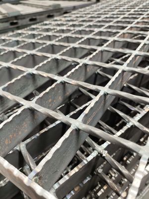 YB/T4001.1-2007 สมาธิ Anti Rust Galvanized Steel Grating กับ 30 มม.