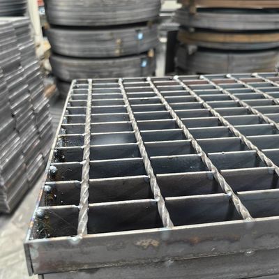 เครื่องแรงดัน welded ผิวเรียบ อุตสาหกรรมสแตนเลส Bar Grating สแตนเลสโมเดิร์น