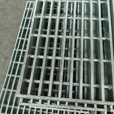 3 มิลลิเมตร welded โลหะพื้น decking Grating ทนทานร้อนเหล็กกระดาษแบนบาร์