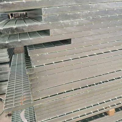 แอนติสลิป Heavy Duty Steel Grating ด้วยความยาว 30 มม และความสามารถในการบรรทุกสูง