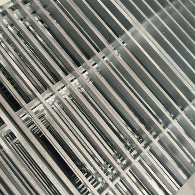อลูมิเนียม Bar Grating แข็งแรง ทนทานและหลากหลายสําหรับพื้นอุตสาหกรรม