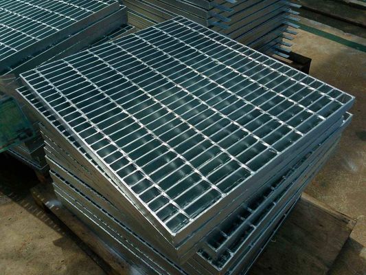 แผ่นกรีตสตาร์สแตนเลส 30x30 MM สวย