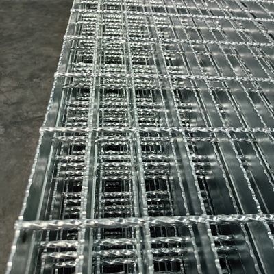 ระเบียงอุตสาหกรรมเหล็ก Grating อากาศดี เครื่องอัดลม กระบวนการปั่น